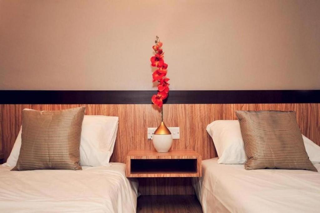 Station Eight Inn Ипох Экстерьер фото