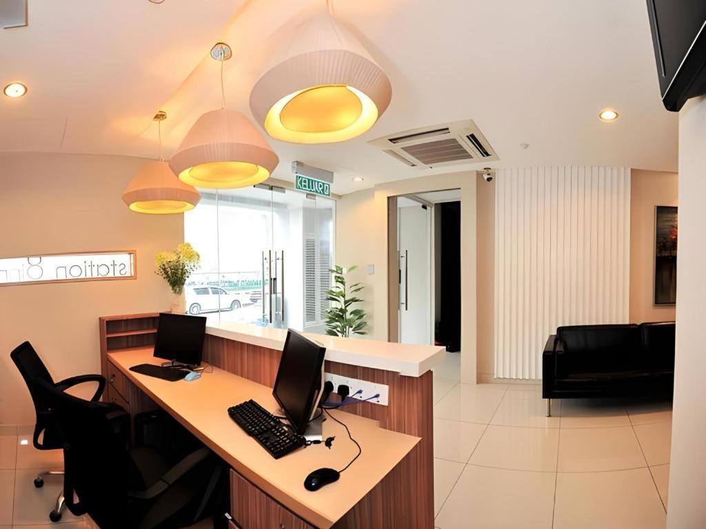 Station Eight Inn Ипох Экстерьер фото