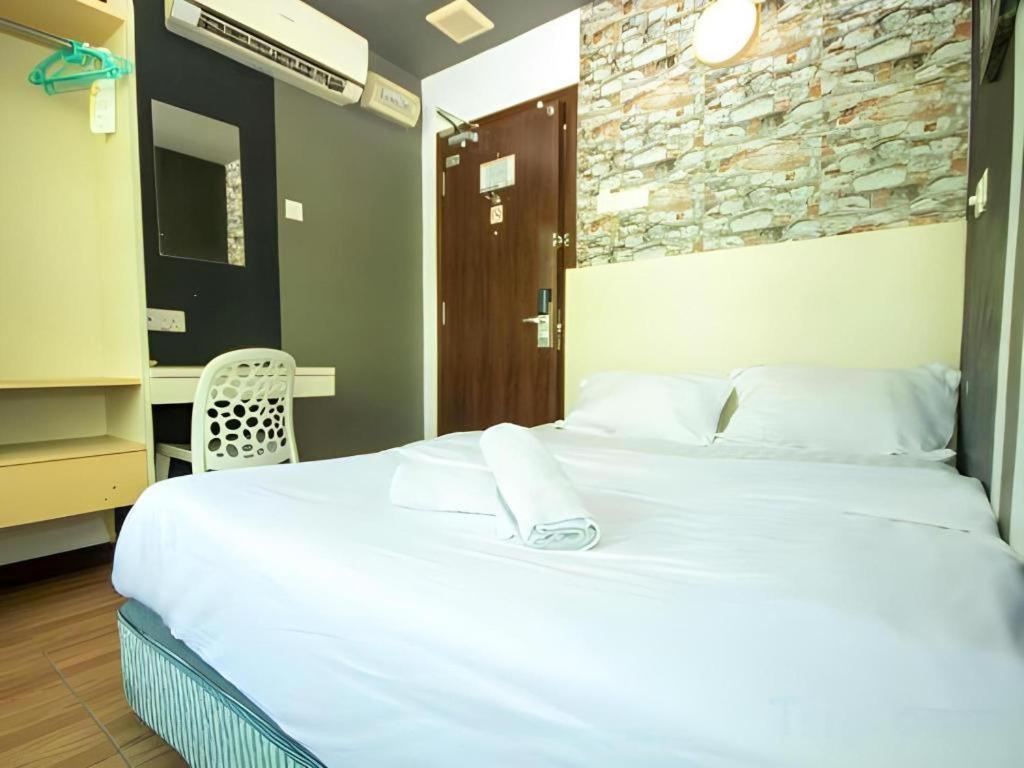Station Eight Inn Ипох Экстерьер фото